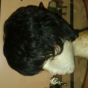Motown tress black short page boy wig